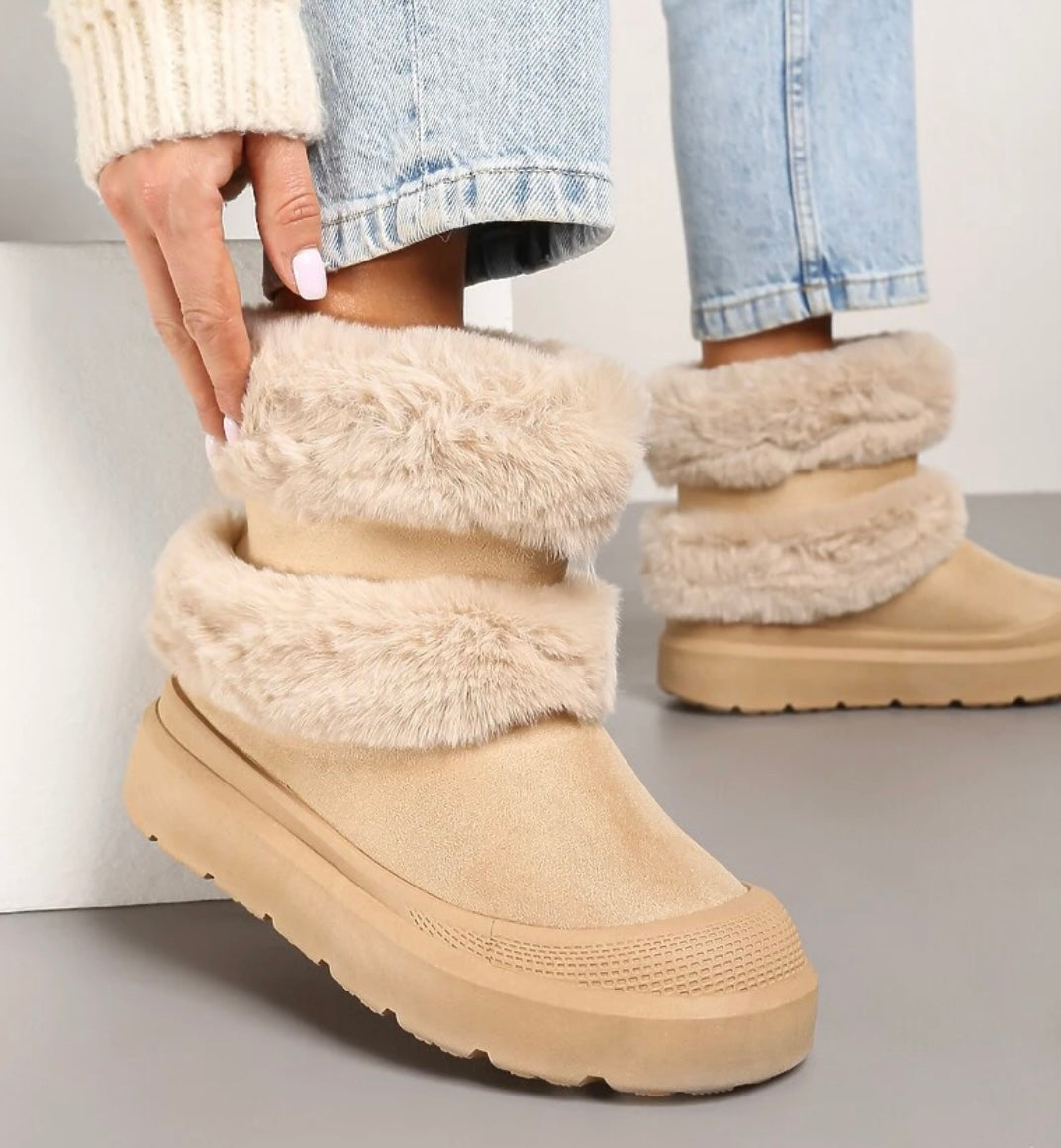 Winterboot Fluffy™️ – Black mid-ankle platform boots with full faux-fur lining, cozy urban style